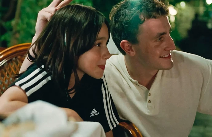 Paul Mescal and Frankie Corio in a scene from the film Aftersun.