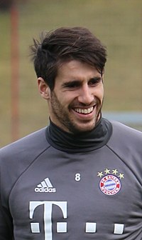 200px-Javi_Martinez_Training_2017-03_FC_Bayern_Muenchen-1_(cropped)