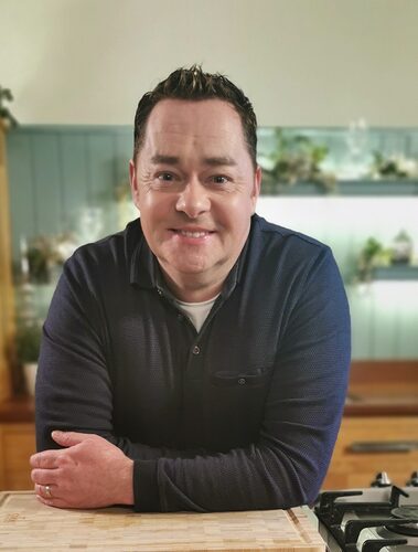 Neven-Maguire-Christmas-image-for-Stellar-scaled