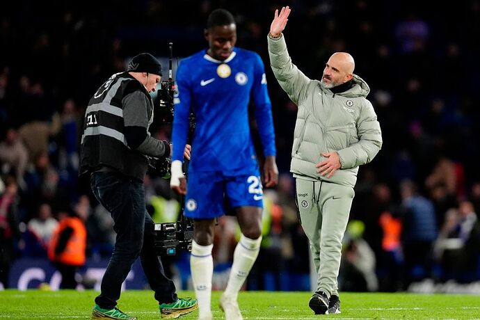Chelsea boss Enzo Maresca salutes the Stamford Bridge crowd after the 1-1 draw with Arsenal. Photo: PA