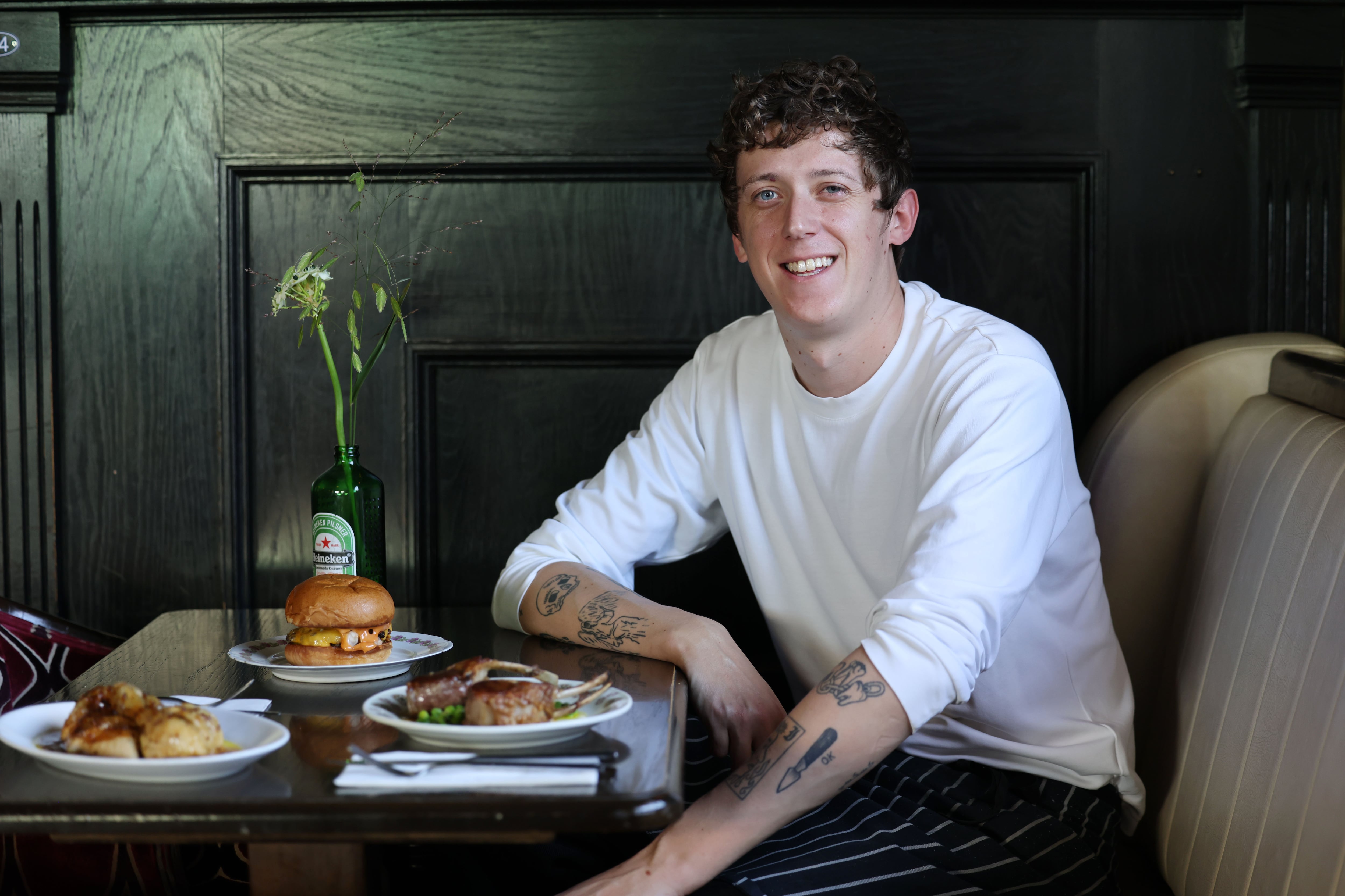 Gaffe at Leonard’s Corner review: Super prices and a dribblingly good cheeseburger at this neighbourhood pub